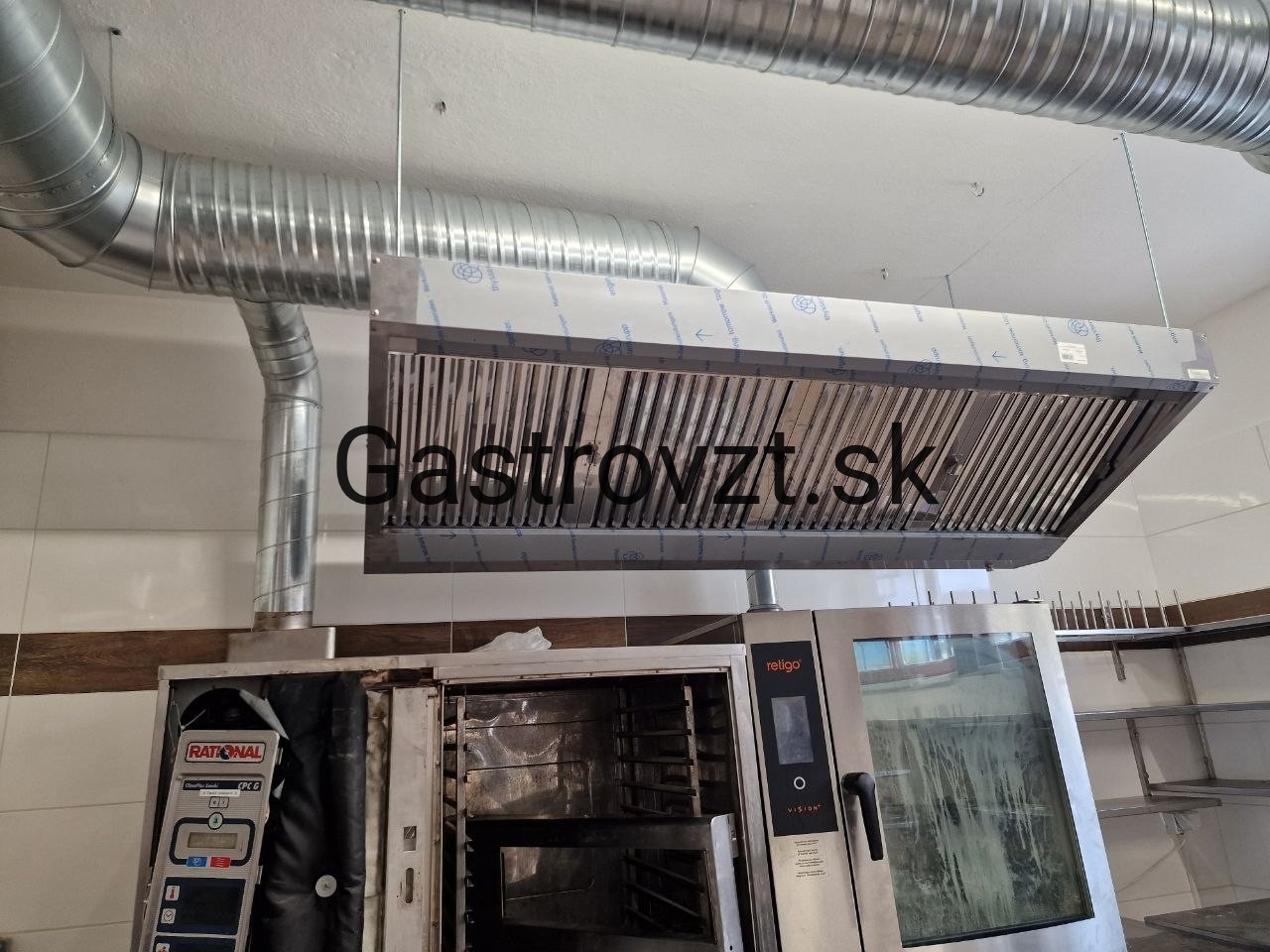 Nový zákryt nad konvektomatom