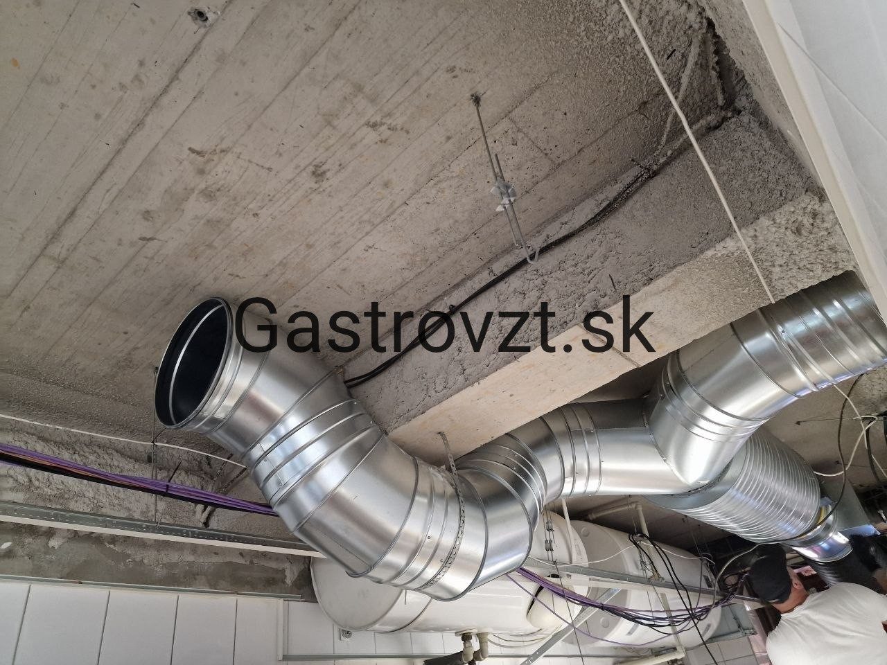 Habanero Steak Pub, Vrútky — inštalácia prvou prívodnej systémy, záber 6