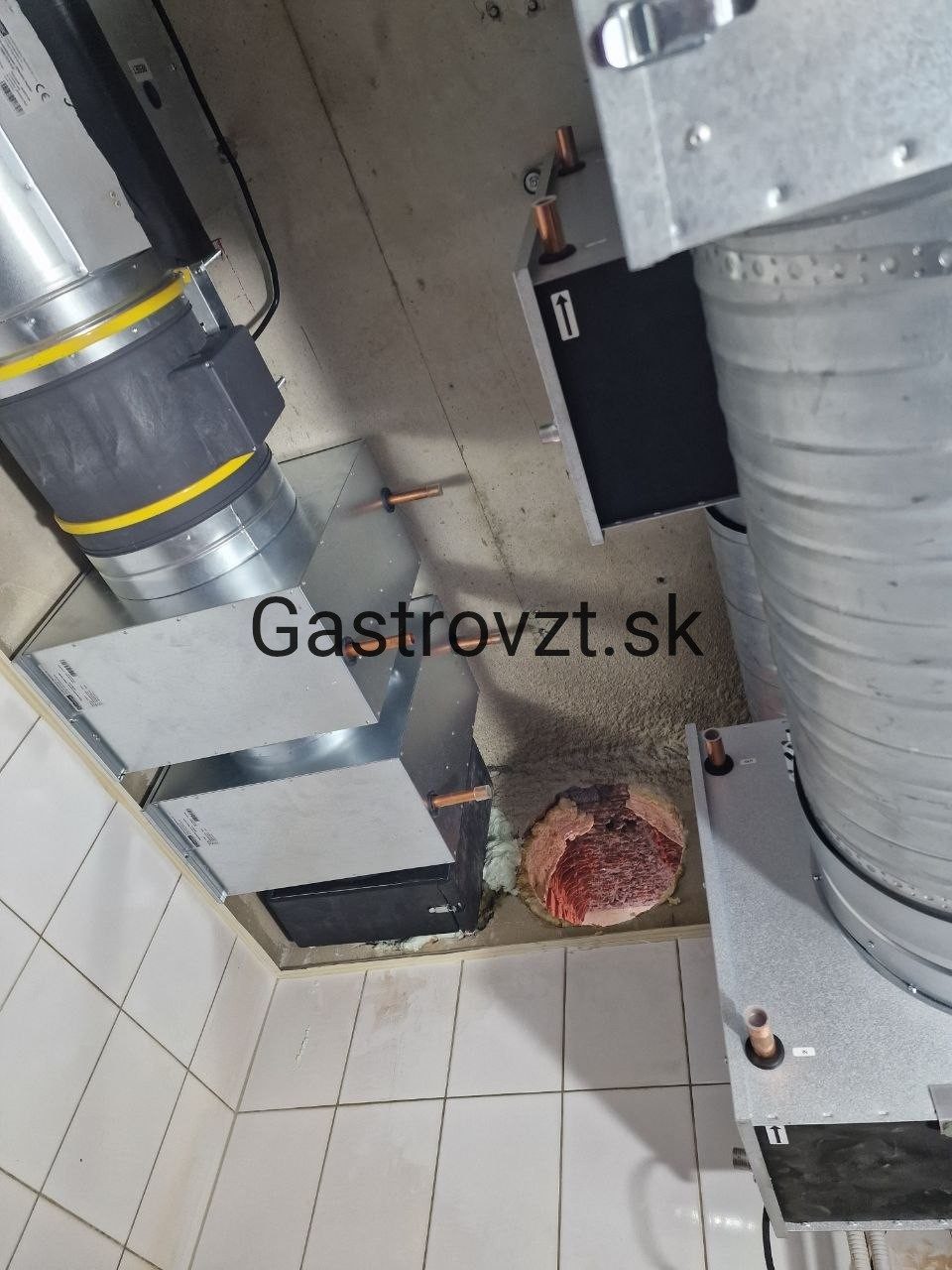 Habanero Steak Pub, Vrútky — inštalácia druhou prívodnej systémy, záber 3