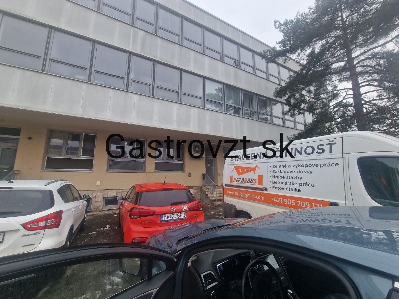 Priestor pred montážou odsávania