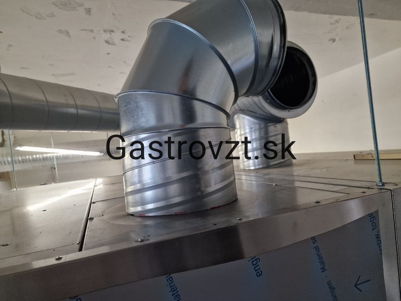 KASKA PUB, Sabinov — montáž vzduchotechniky, záber 22