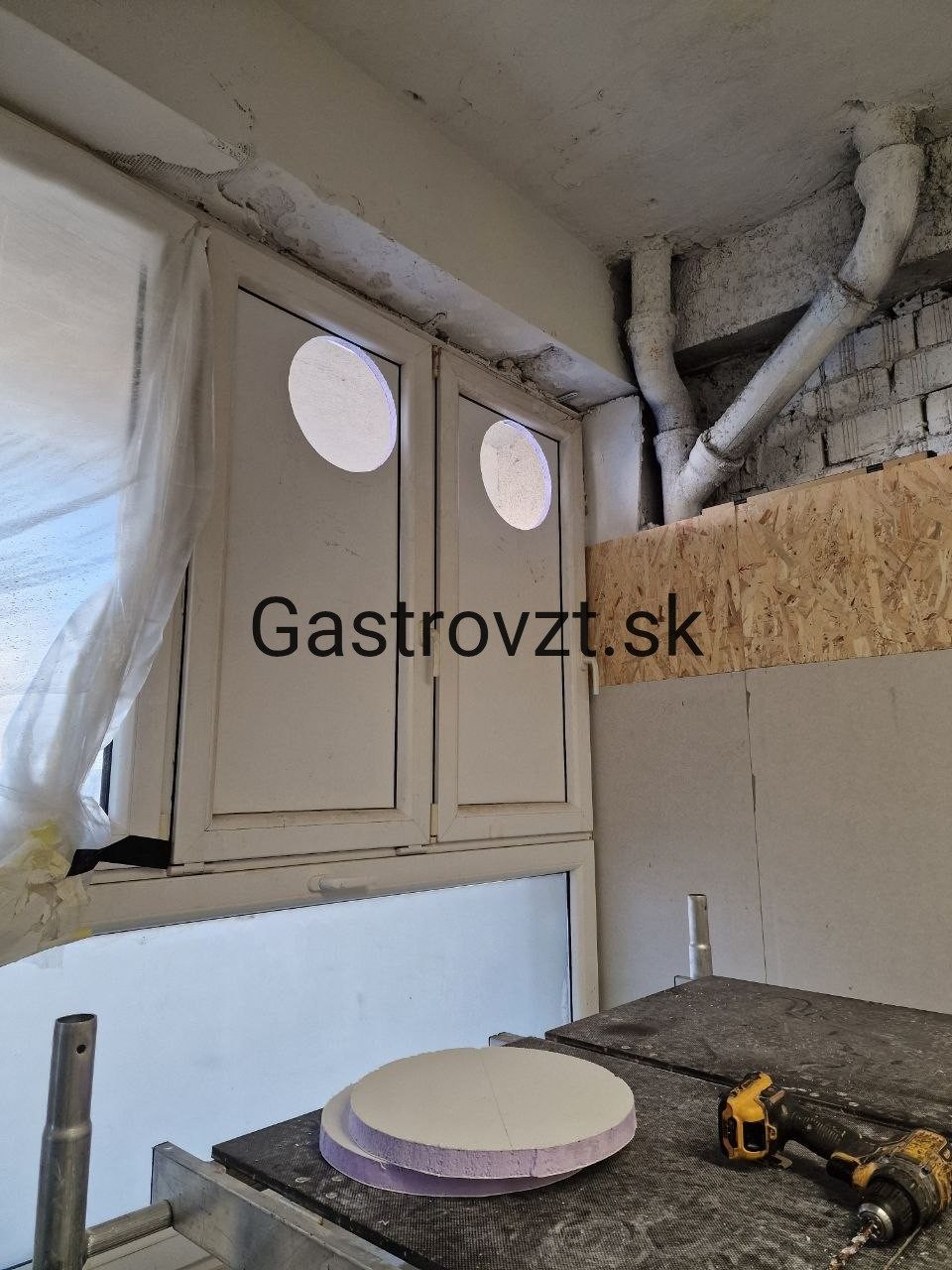 KASKA PUB, Sabinov — montáž vzduchotechniky, záber 27