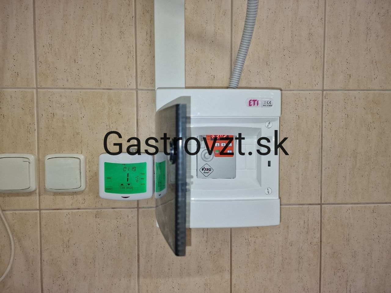 Jedáleň kongregácie Sestier Premonštrátok, Vrbové — montáž vzduchotechniky, záber 9
