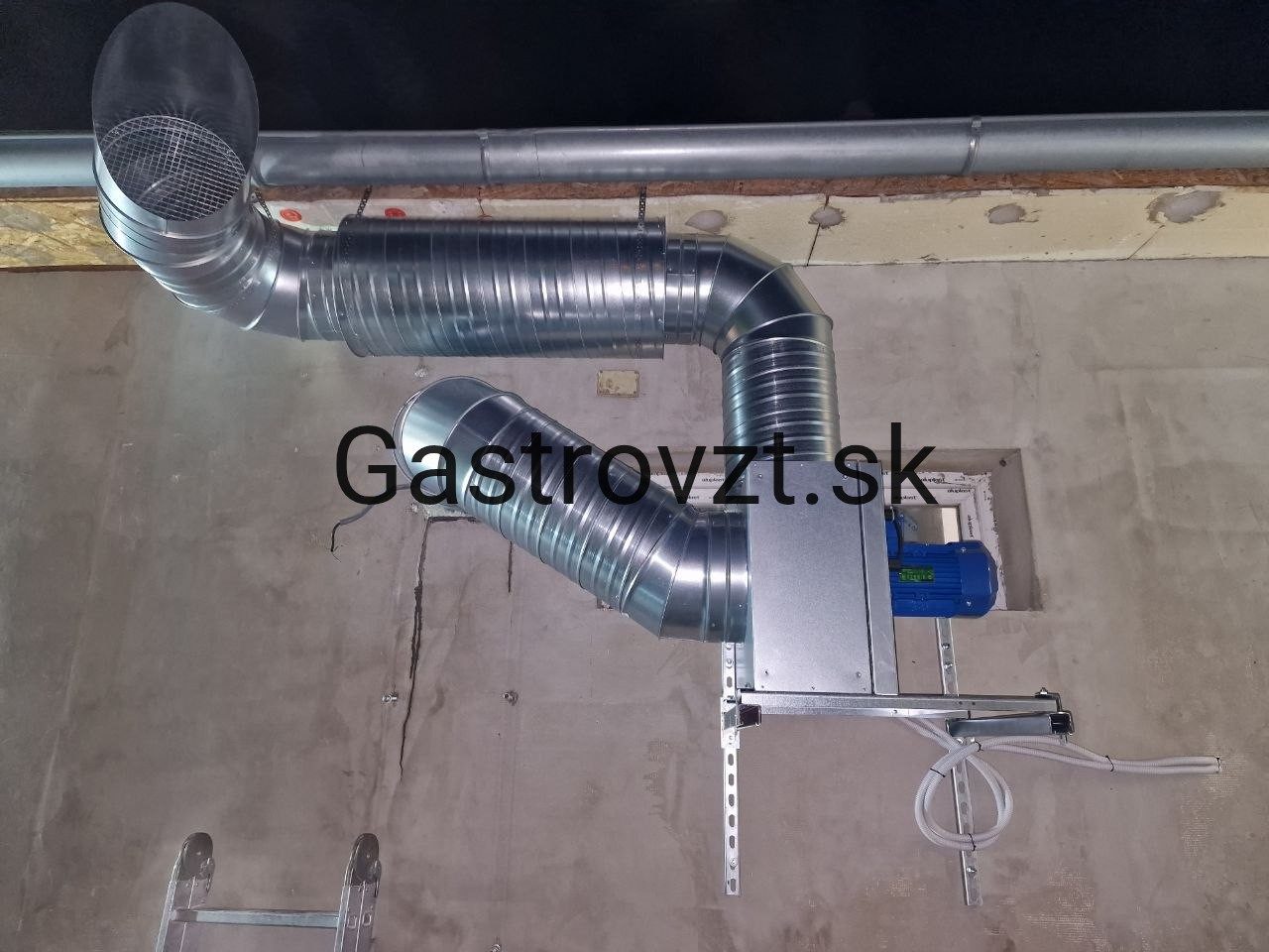 Spiro rozvody a ventilátor — pohľad zhora