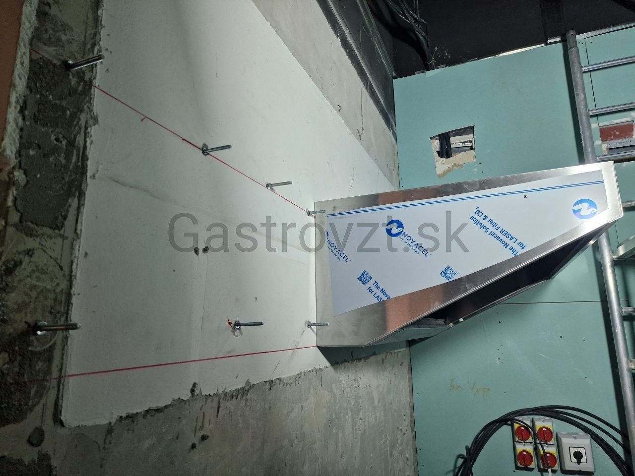 Kuchynský ventilátor na streche obchodného domu