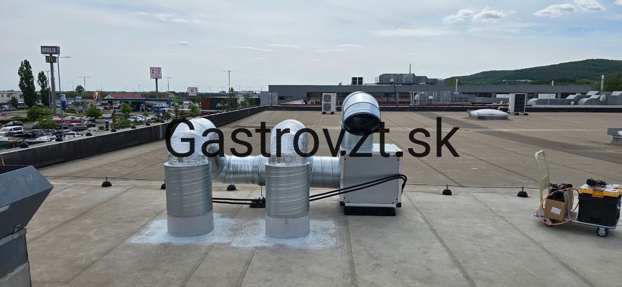 Celkový pohľad na strešnú časť sústavy