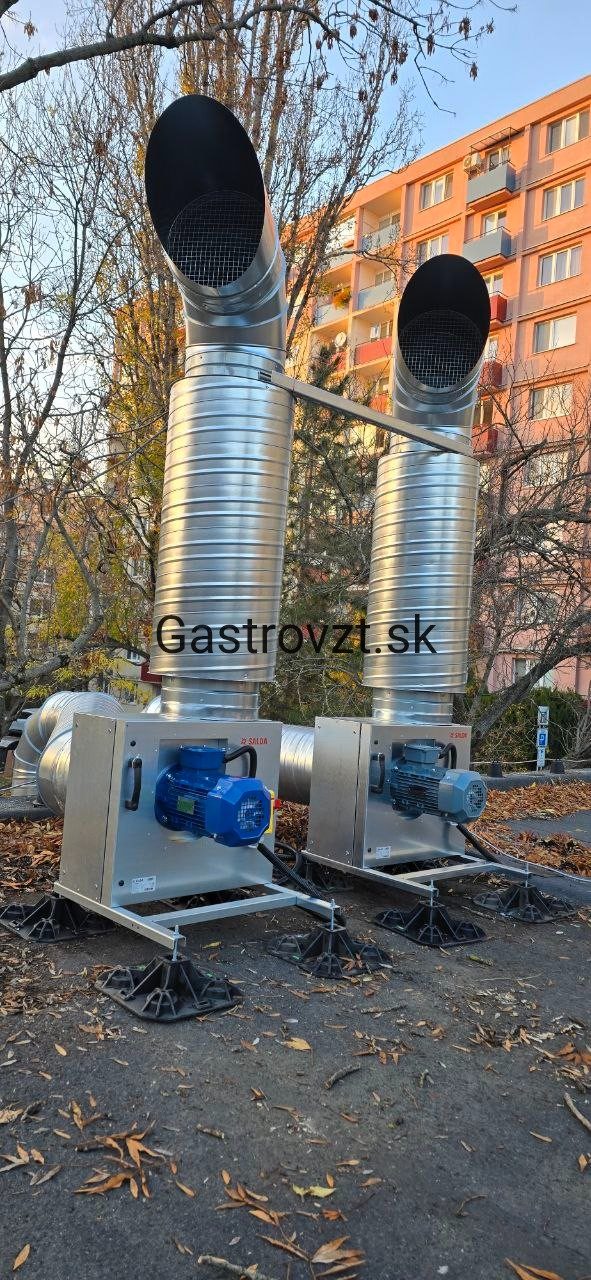 Výdajná kuchyňa Ružinov, Bratislava — montáž vzduchotechniky, záber 4